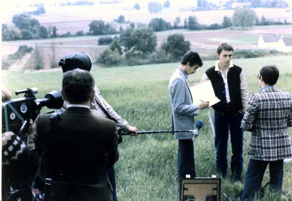 ENQUETES SUR LES OVNI AVEC MICHEL PICCIN