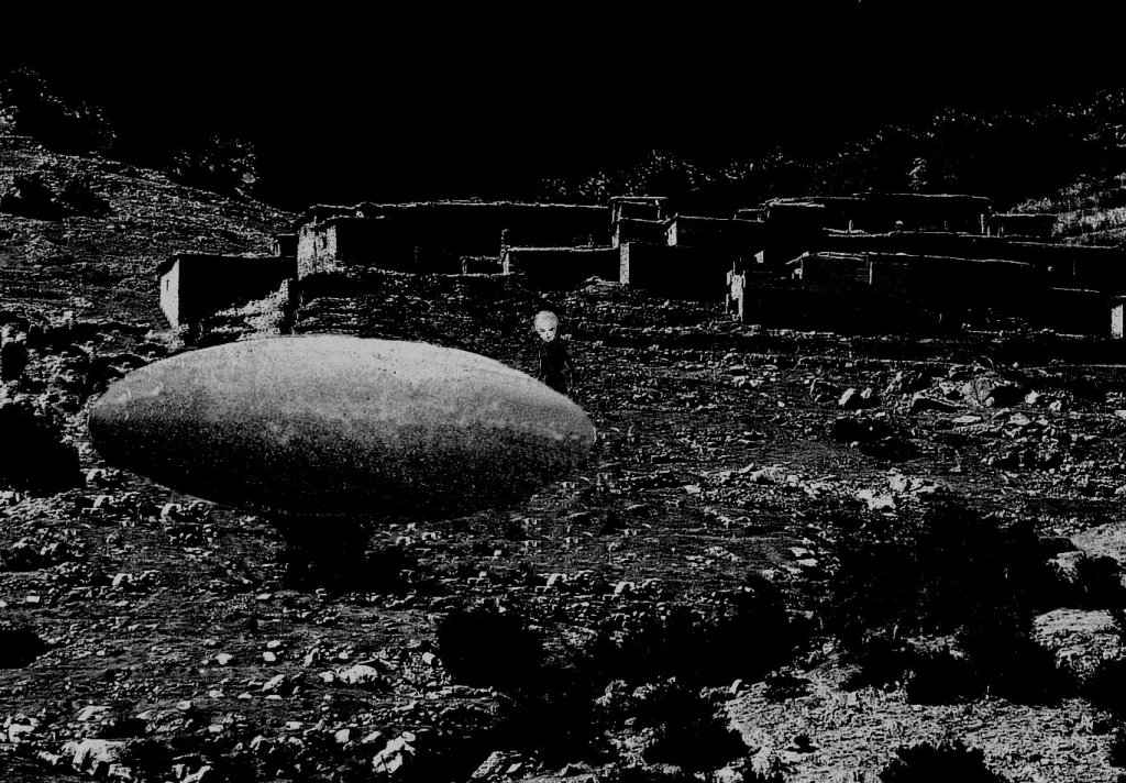 objet volant non identifié au sol près de Marrakech - OVNI - UAP